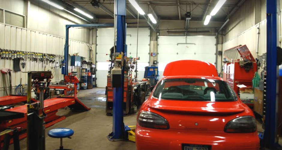 auto repair bay - image